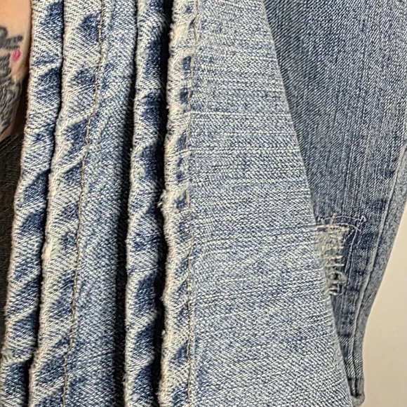 *2 For $30* Z. Cavaricci Blue Straight Leg Vintage Jeans w/ Embroidered Accents - Picture 11 of 14